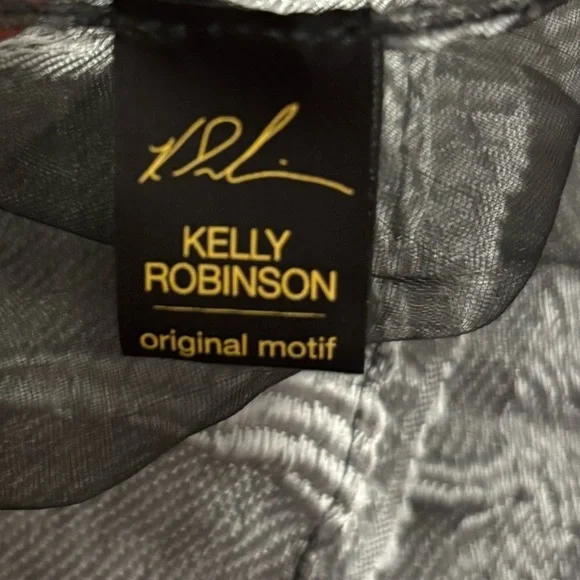 Kelly Robinson Native Scarf - Picture 2 of 2